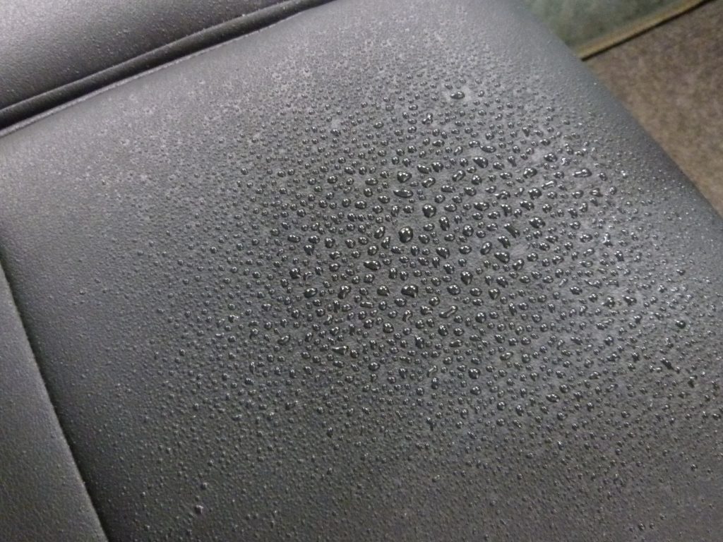シートカバー 本革 合成皮革 をコーティング 汚れ防止でお手入れ簡単